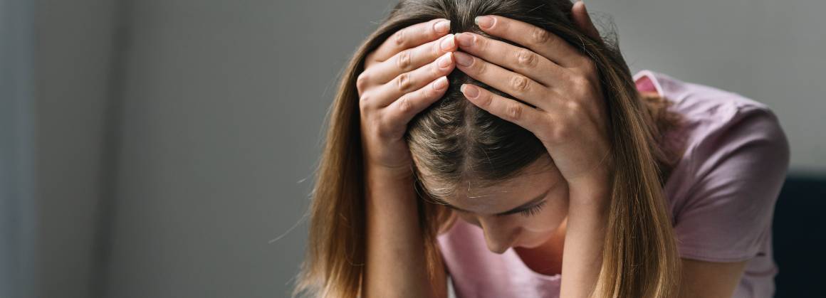Hvordan påvirker angst og stress hårvæksten?