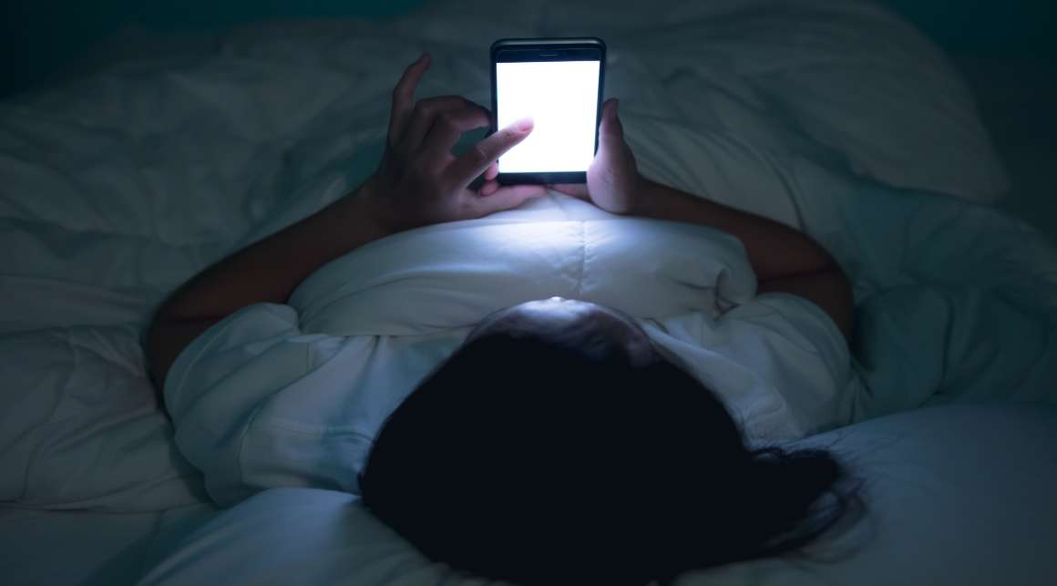 hvordan-påvirker-sociale-medier-søvnen?